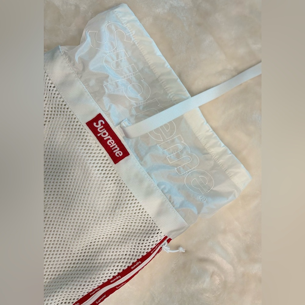 Supreme Mesh Backpack - Picture 2 of 4